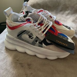 Versace chain reaction